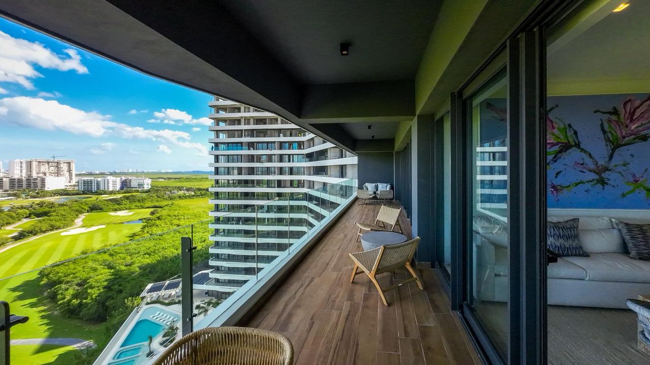 Terraza panorámica de residencia WOHA